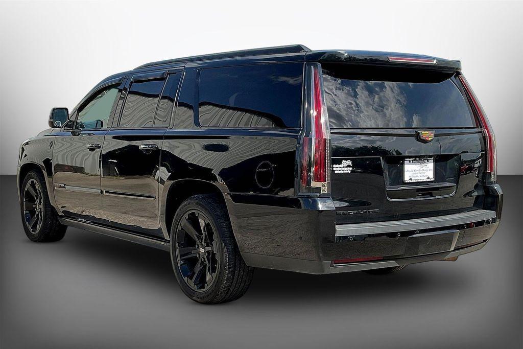 used 2020 Cadillac Escalade ESV car, priced at $34,365