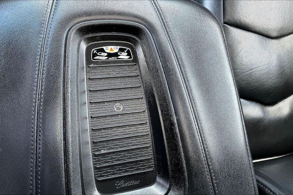 used 2020 Cadillac Escalade ESV car, priced at $34,365