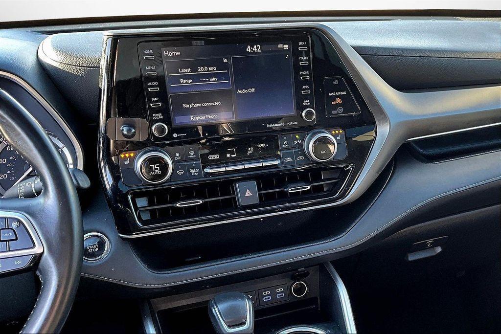 used 2022 Toyota Highlander car, priced at $32,825