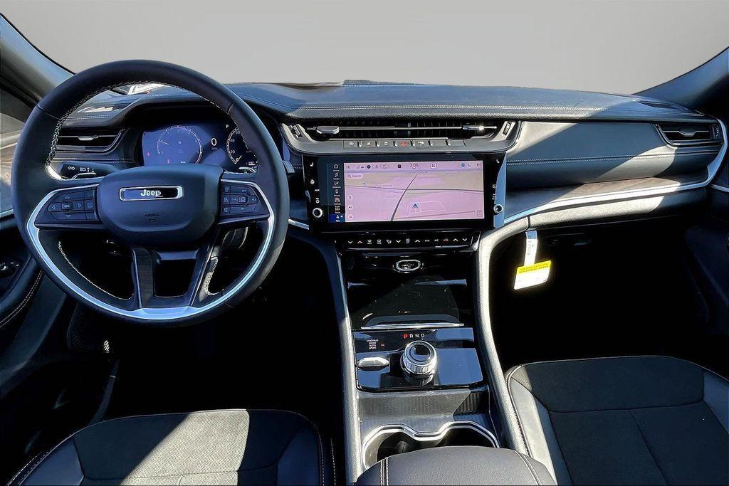 new 2026 Jeep Grand Cherokee car, priced at $41,930