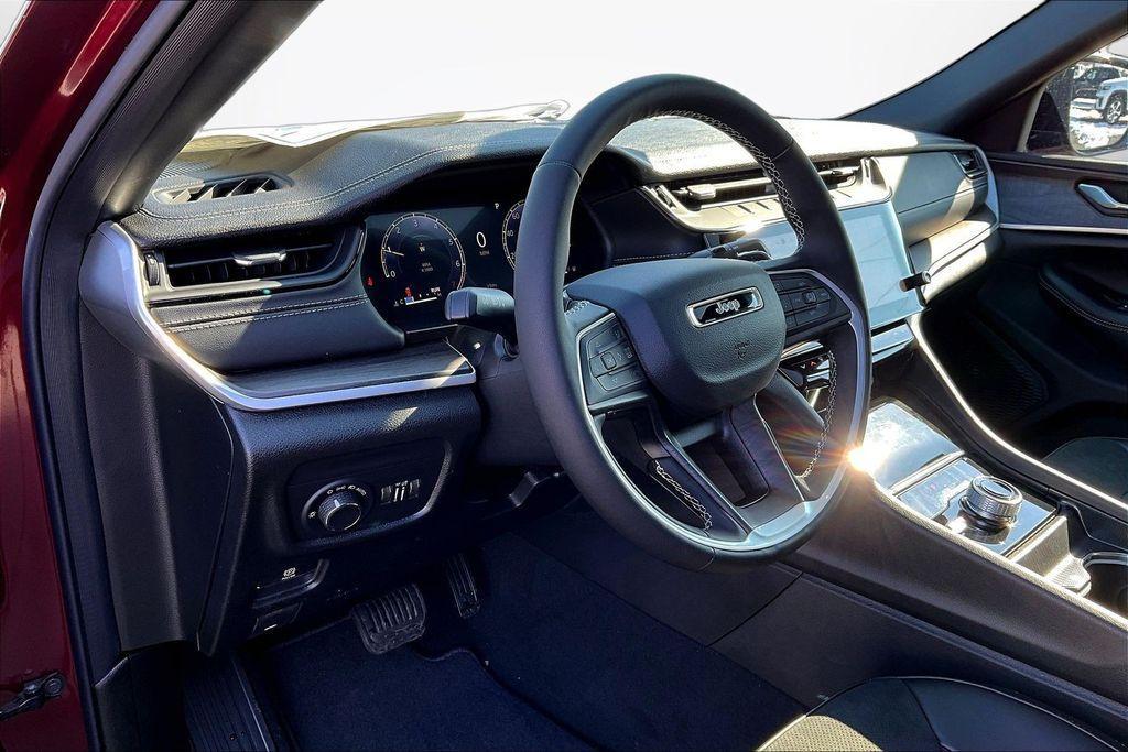 new 2026 Jeep Grand Cherokee car, priced at $41,930