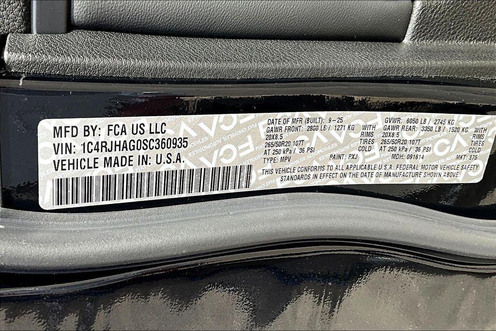 new 2025 Jeep Grand Cherokee car, priced at $42,206