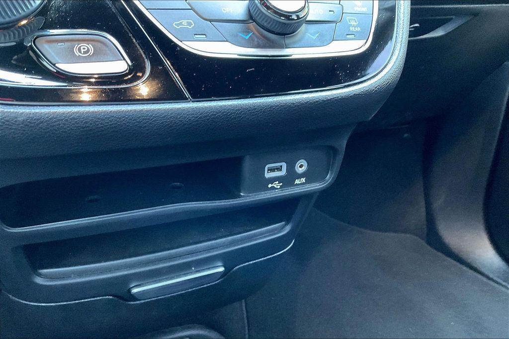 used 2020 Chrysler Pacifica car, priced at $18,660