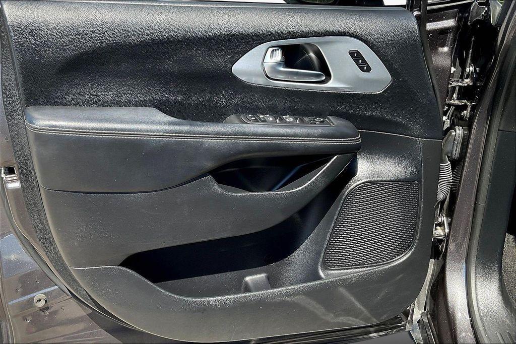 used 2020 Chrysler Pacifica car, priced at $18,660