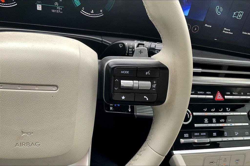 used 2024 Hyundai Santa Fe car, priced at $29,089