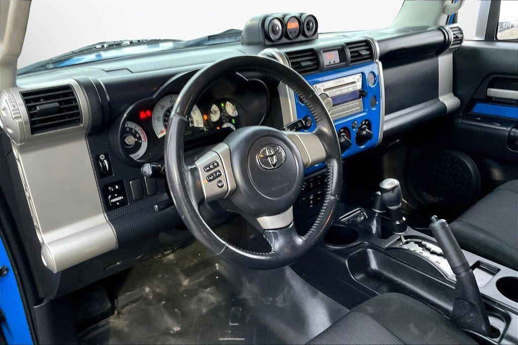 used 2007 Toyota FJ Cruiser car, priced at $11,996