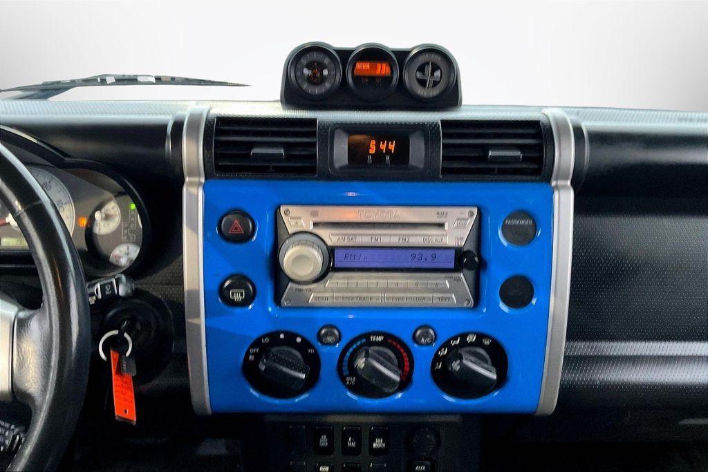 used 2007 Toyota FJ Cruiser car, priced at $11,996