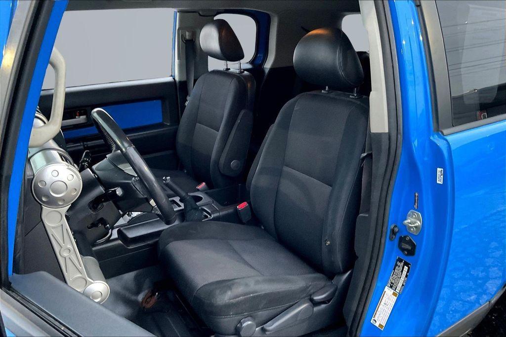 used 2007 Toyota FJ Cruiser car, priced at $11,996