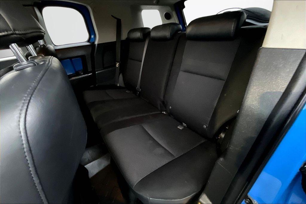 used 2007 Toyota FJ Cruiser car, priced at $11,996