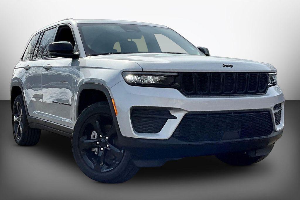 new 2025 Jeep Grand Cherokee car, priced at $40,620
