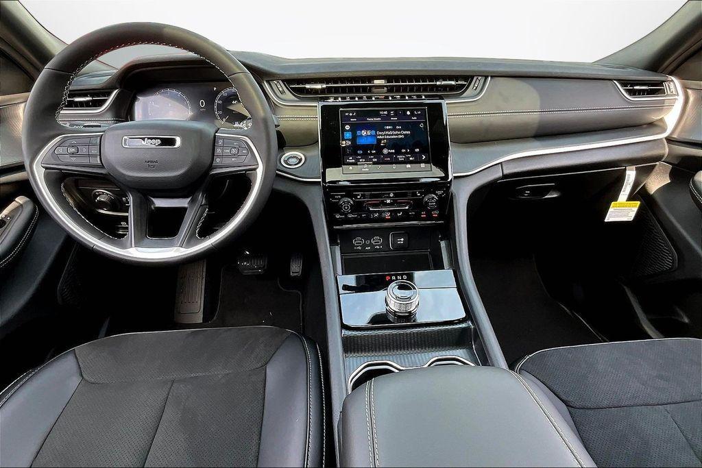 new 2025 Jeep Grand Cherokee car, priced at $40,620