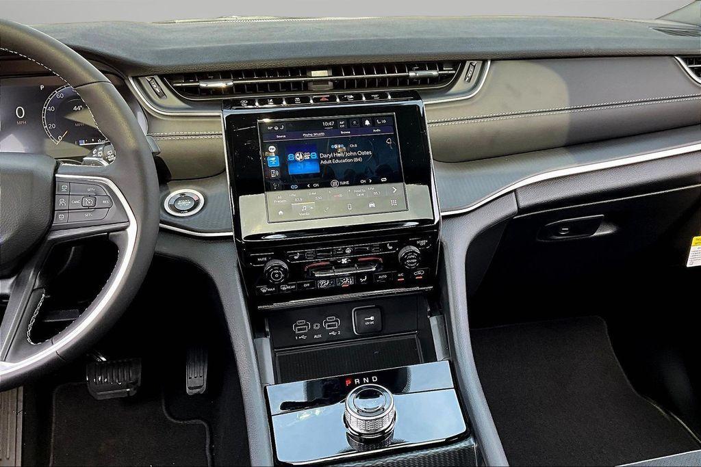 new 2025 Jeep Grand Cherokee car, priced at $40,620