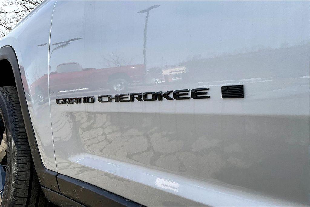 new 2025 Jeep Grand Cherokee car, priced at $40,620
