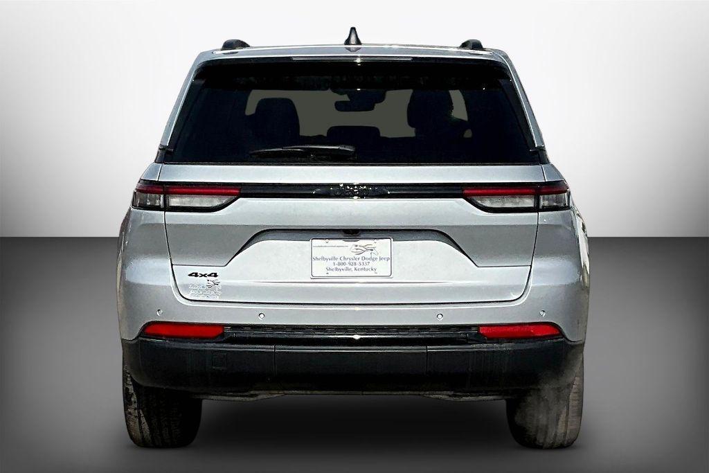 new 2025 Jeep Grand Cherokee car, priced at $40,620