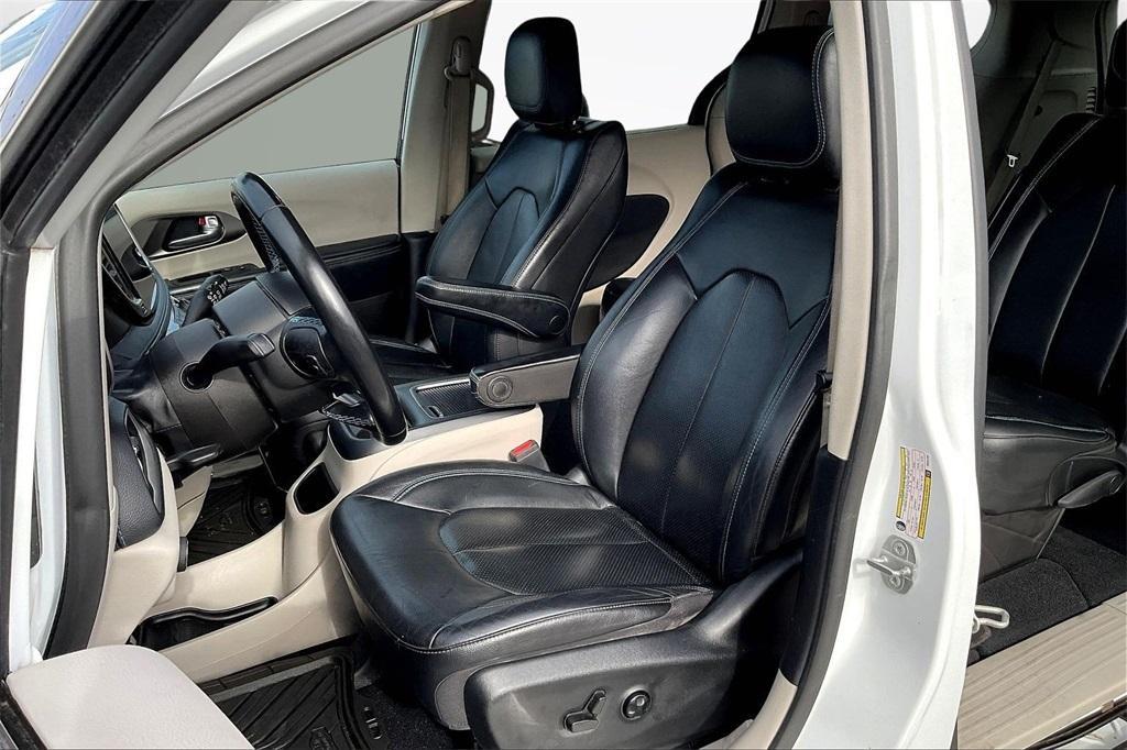 used 2021 Chrysler Pacifica car, priced at $17,963