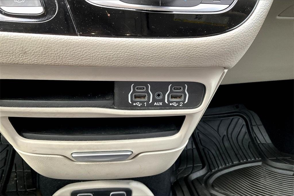 used 2021 Chrysler Pacifica car, priced at $17,963