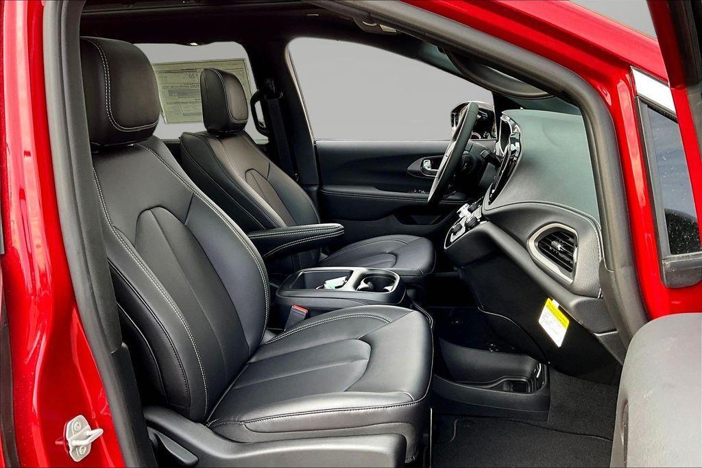 new 2026 Chrysler Pacifica car, priced at $44,660