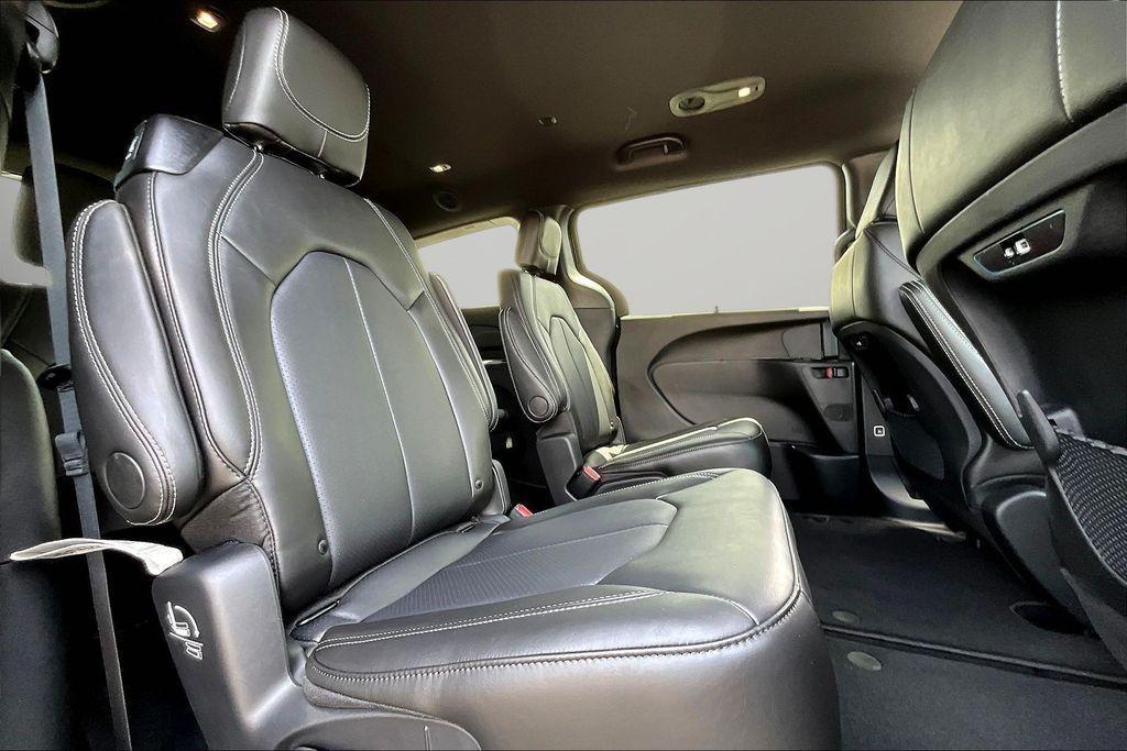 new 2027 Chrysler Pacifica car, priced at $44,331