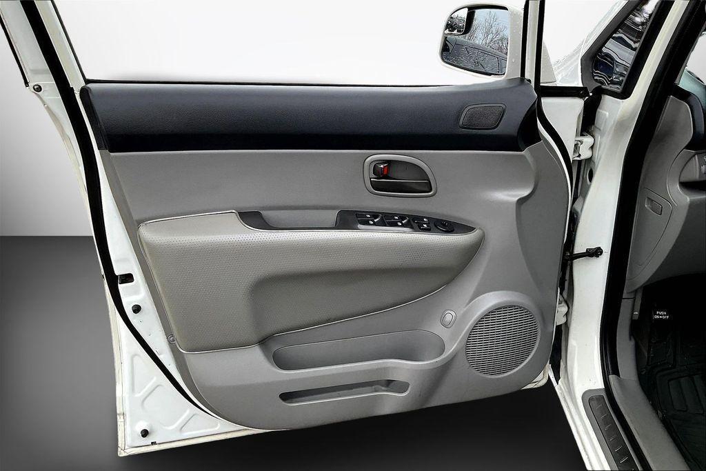 used 2008 Kia Rondo car, priced at $3,985