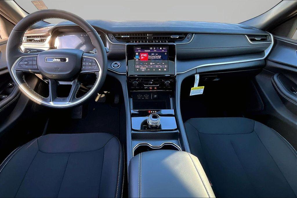 new 2026 Jeep Grand Cherokee car, priced at $39,580