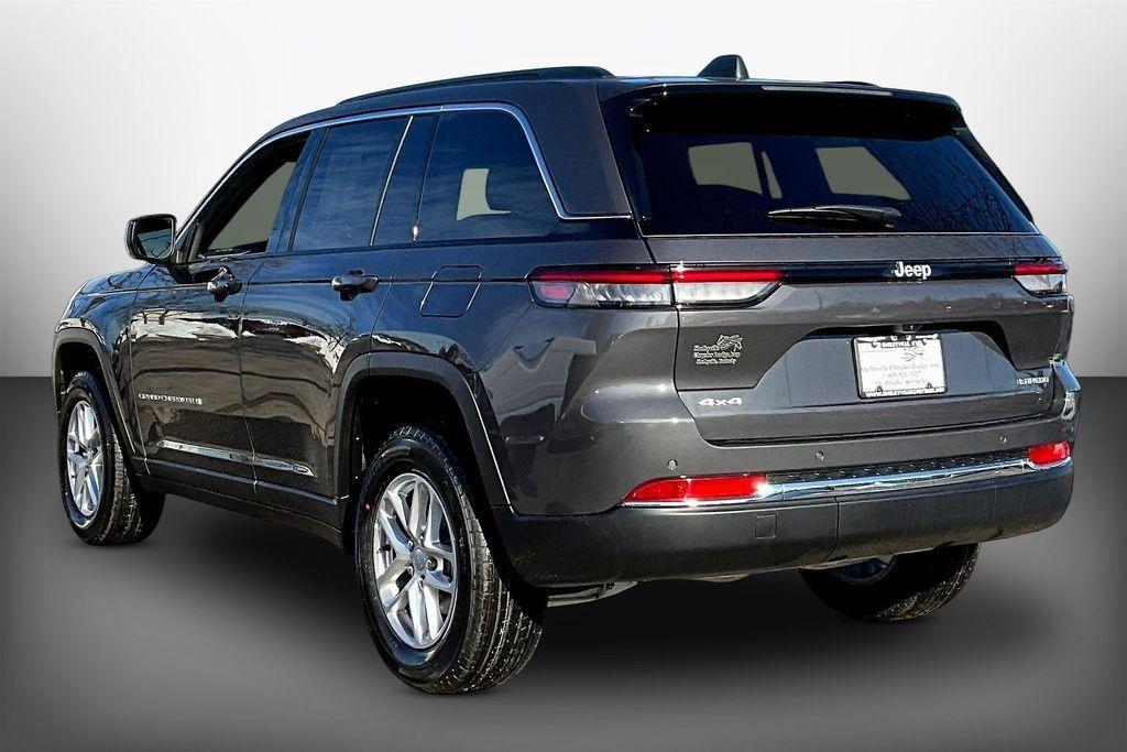 new 2026 Jeep Grand Cherokee car, priced at $39,580