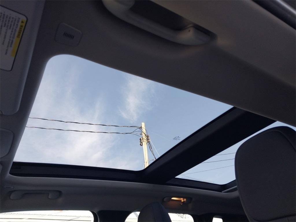 used 2023 Jeep Renegade car, priced at $19,989