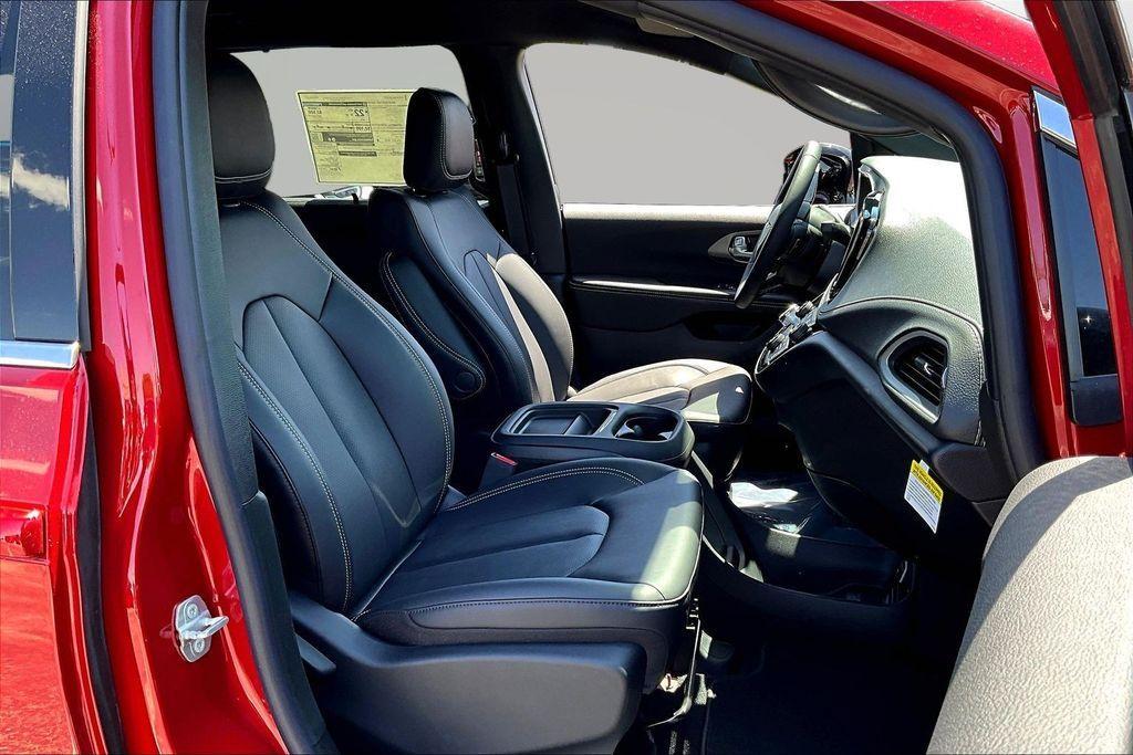 new 2027 Chrysler Pacifica car, priced at $43,234