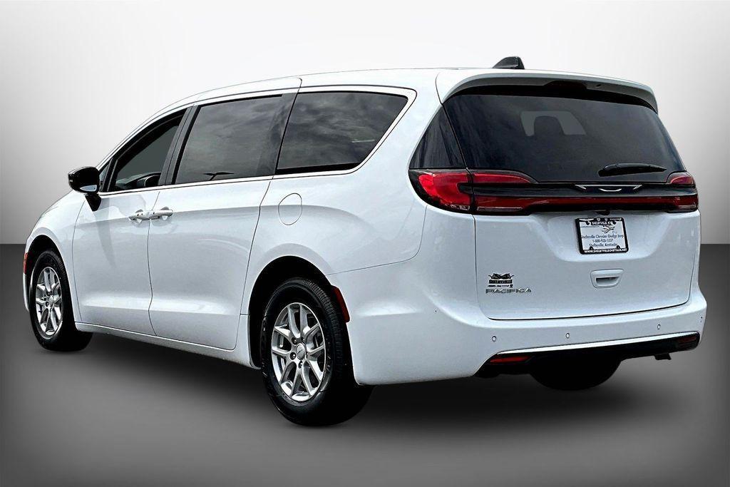 new 2027 Chrysler Pacifica car, priced at $42,032
