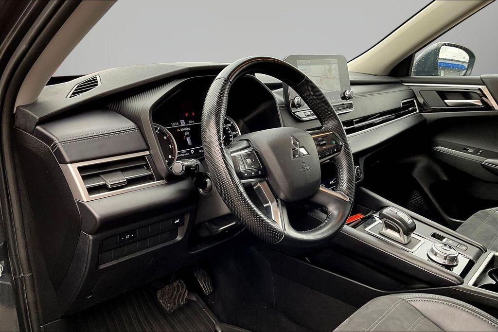 used 2024 Mitsubishi Outlander car, priced at $23,455