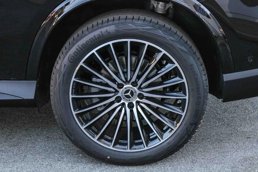 new 2026 Mercedes-Benz GLC 300 car, priced at $58,270