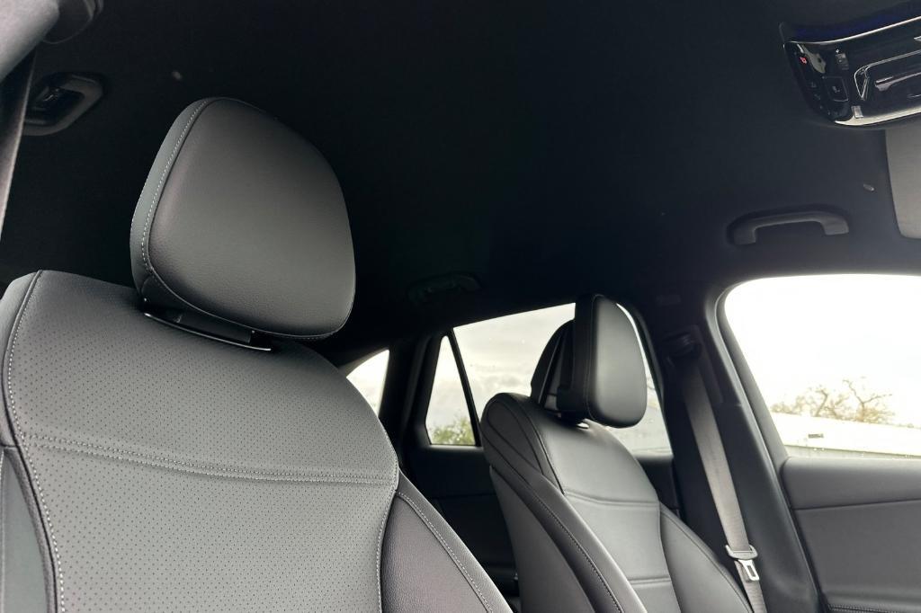 new 2025 Mercedes-Benz GLC 300 car, priced at $51,035