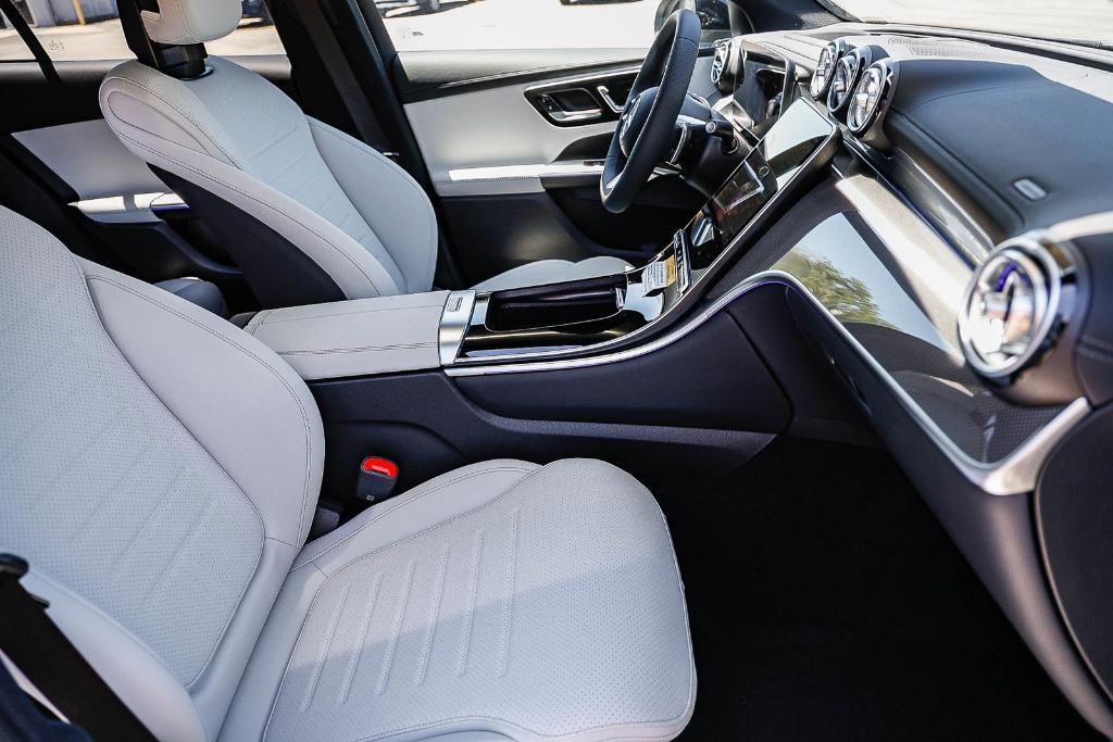 new 2026 Mercedes-Benz GLC 300 car, priced at $72,250