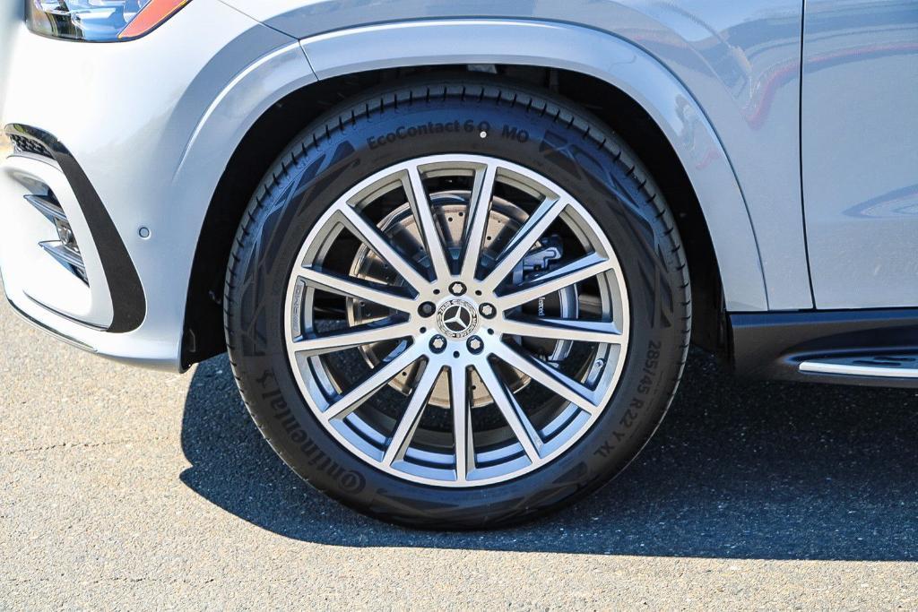 new 2026 Mercedes-Benz GLS 580 car