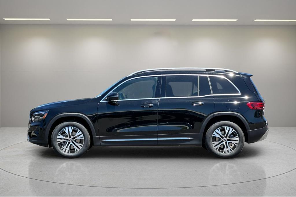 new 2025 Mercedes-Benz GLB 250 car, priced at $47,420