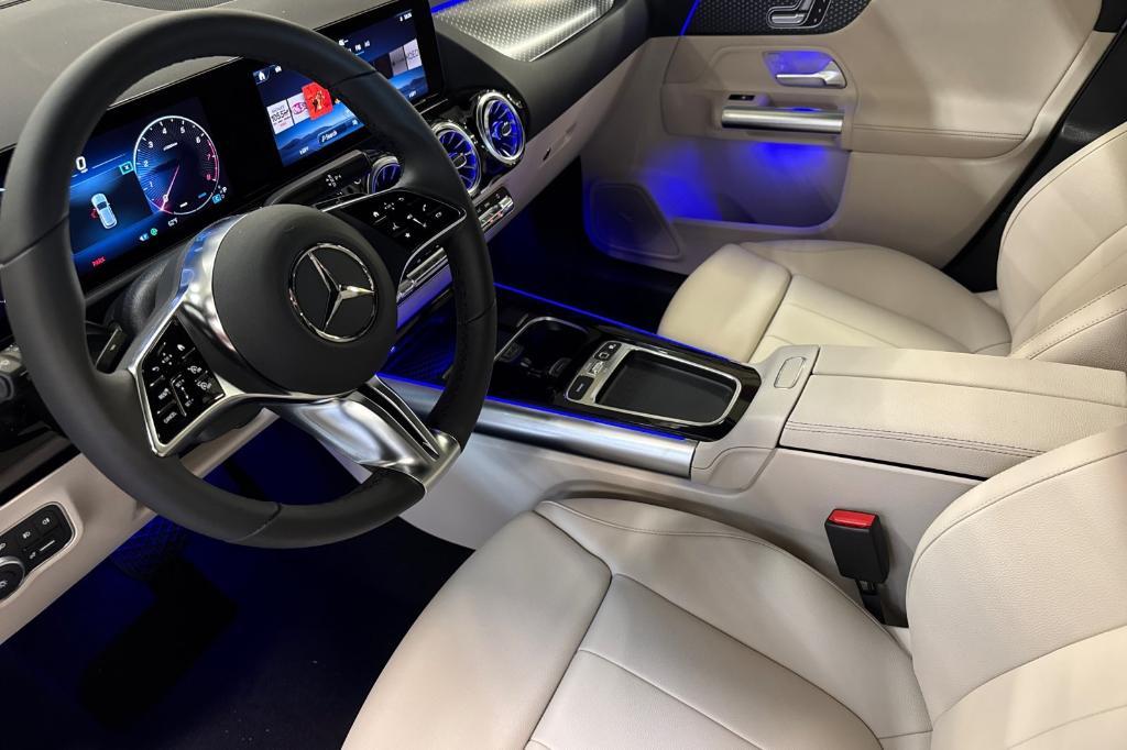 new 2025 Mercedes-Benz GLA 250 car, priced at $46,195