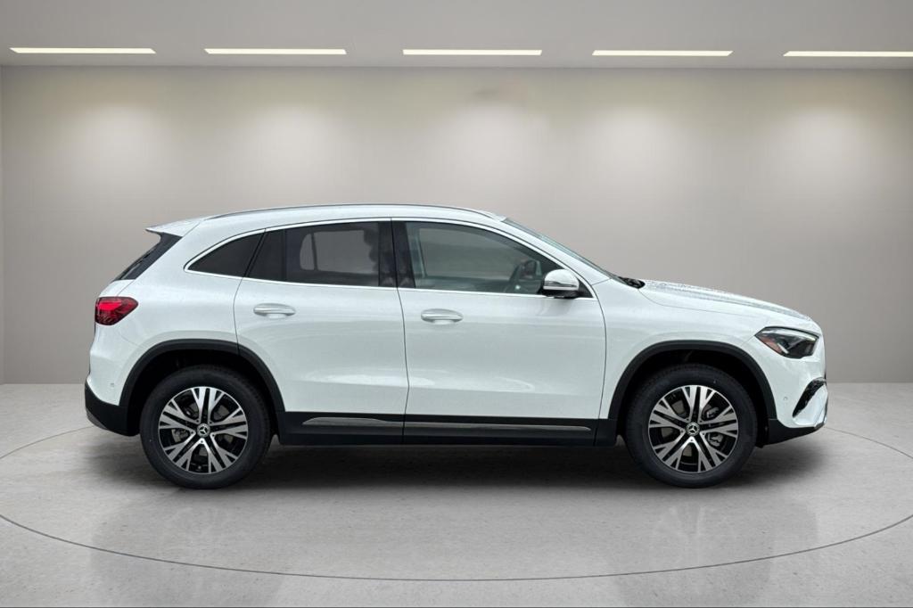new 2025 Mercedes-Benz GLA 250 car, priced at $46,195