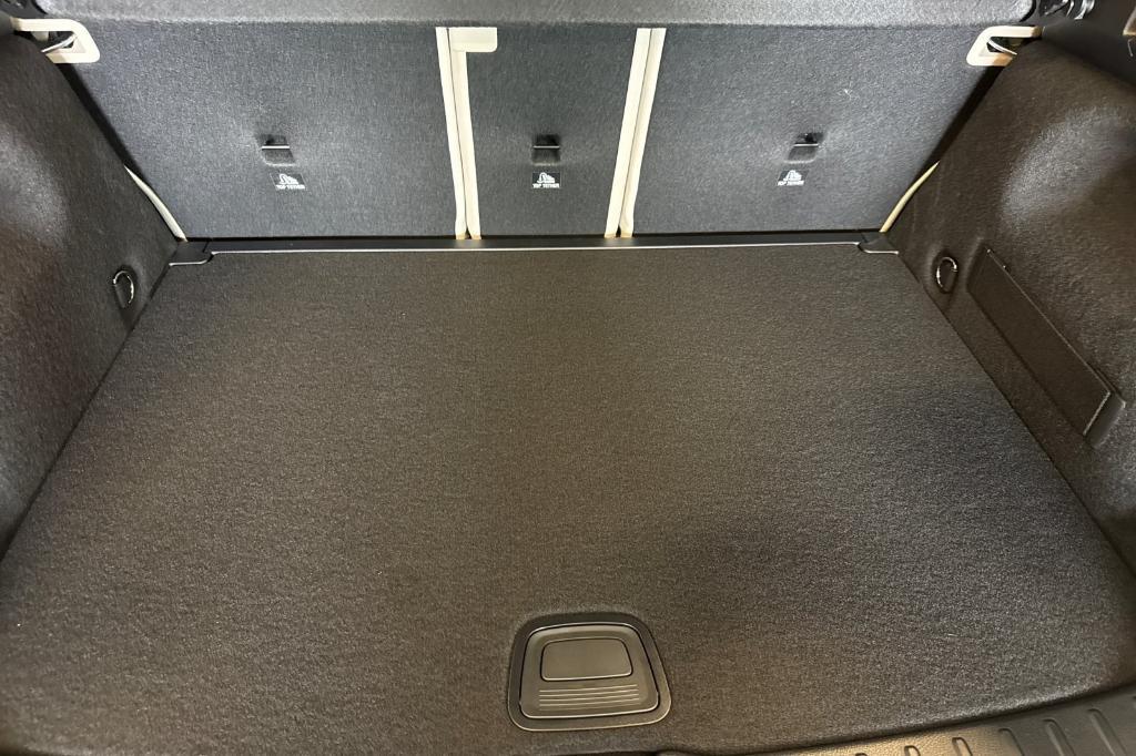 new 2025 Mercedes-Benz GLA 250 car, priced at $46,195