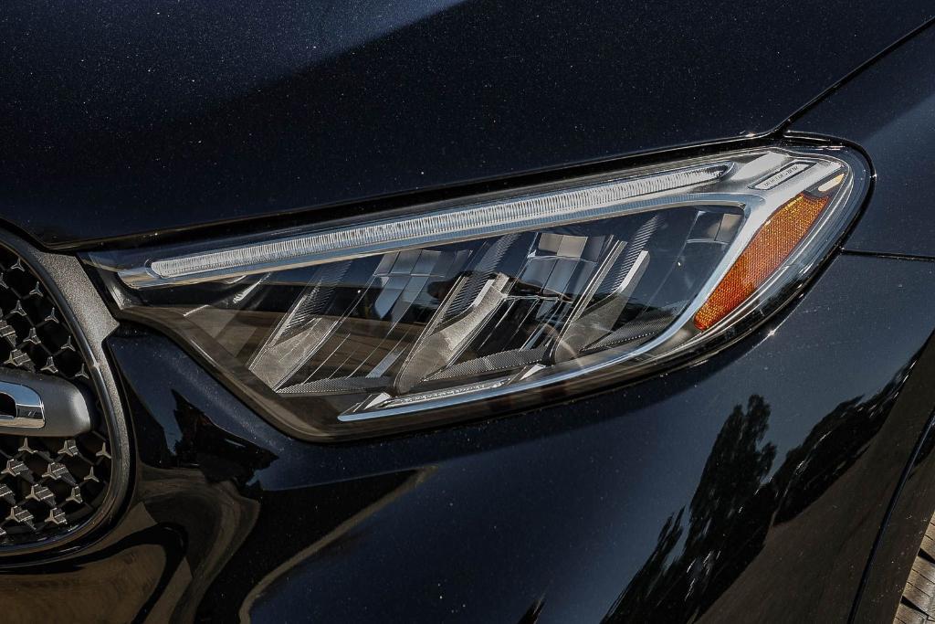 new 2026 Mercedes-Benz GLC 300 car