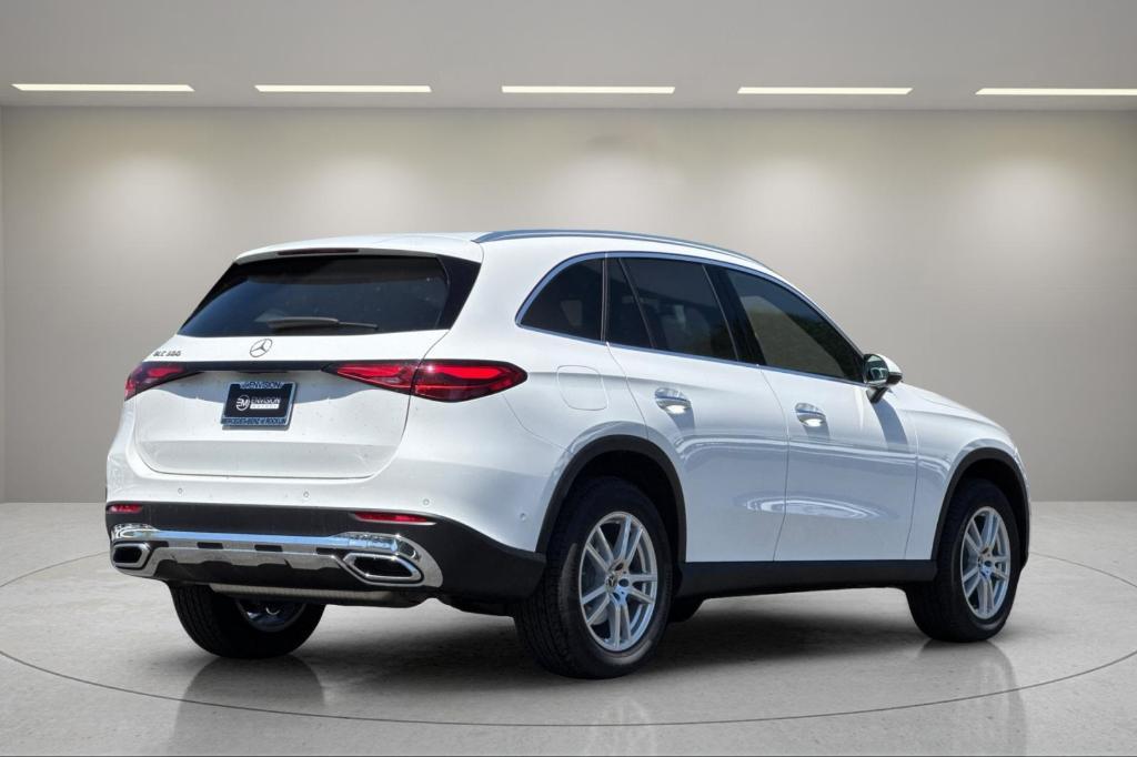 new 2025 Mercedes-Benz GLC 300 car, priced at $52,350