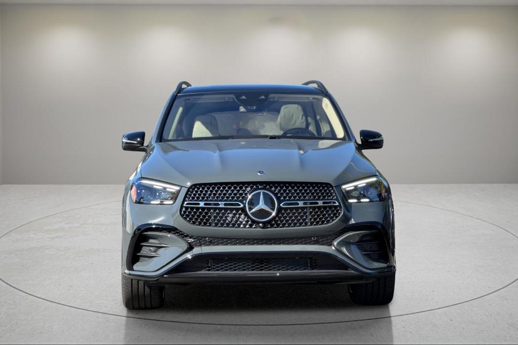 new 2025 Mercedes-Benz GLE 580 car, priced at $113,295