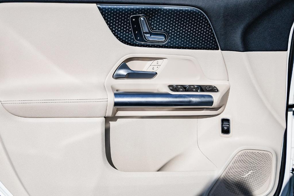 used 2025 Mercedes-Benz GLA 250 car, priced at $39,990