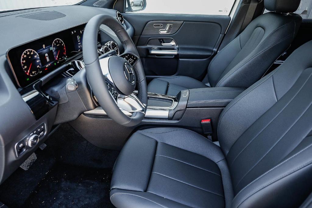 new 2026 Mercedes-Benz GLA 250 car, priced at $45,395