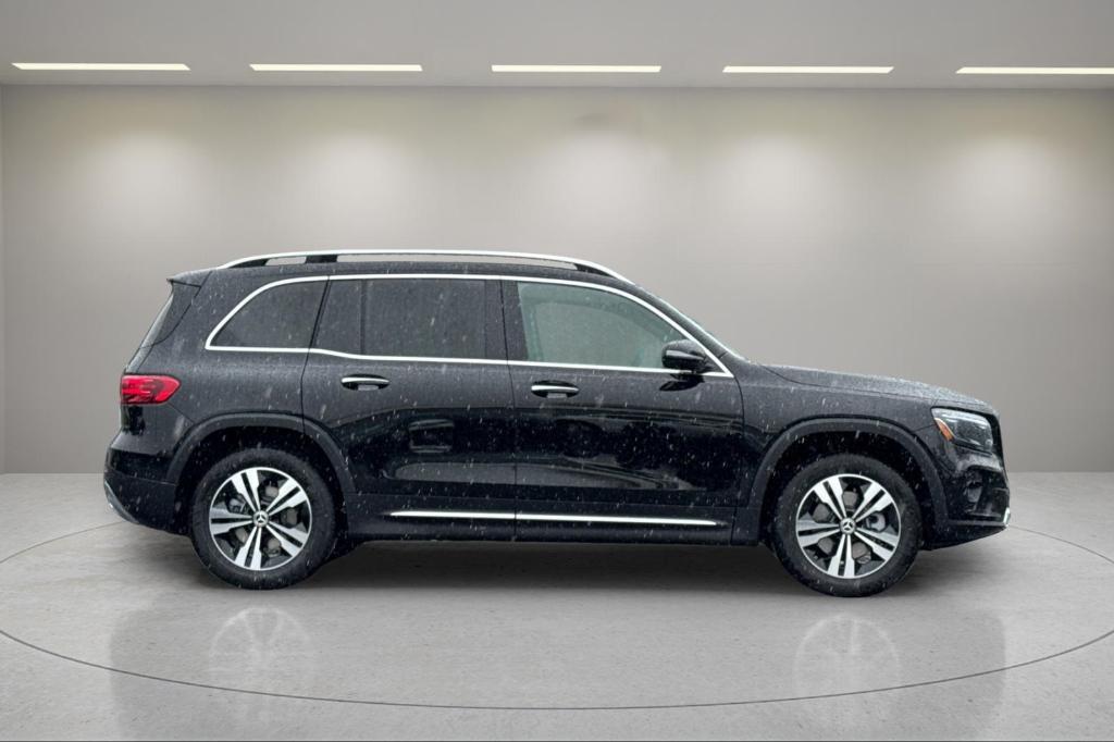 new 2025 Mercedes-Benz GLB 250 car, priced at $49,870