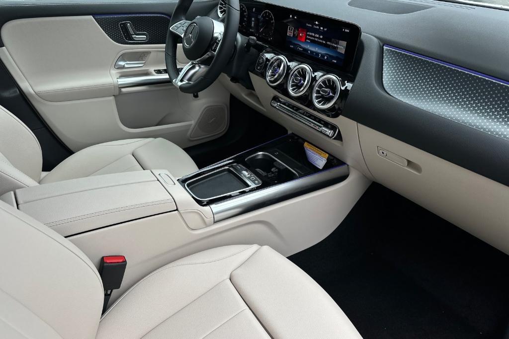 new 2025 Mercedes-Benz GLA 250 car, priced at $46,195