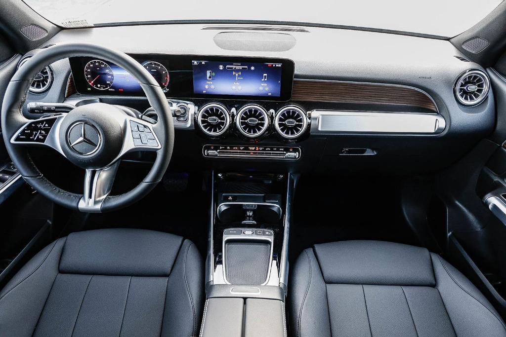 new 2026 Mercedes-Benz GLB 250 car, priced at $49,325