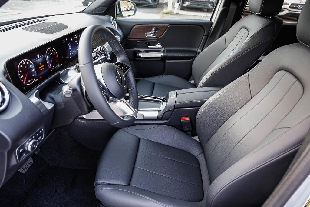 new 2026 Mercedes-Benz GLB 250 car, priced at $49,325
