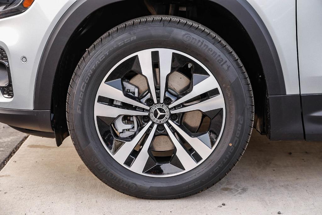 new 2026 Mercedes-Benz GLB 250 car, priced at $49,325