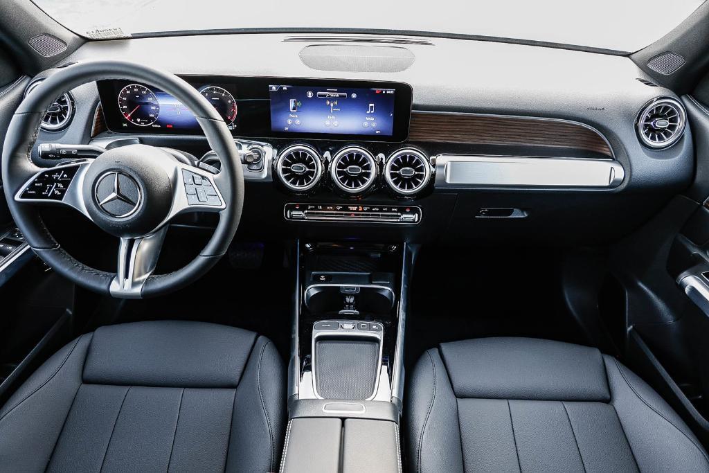 new 2026 Mercedes-Benz GLB 250 car, priced at $49,325