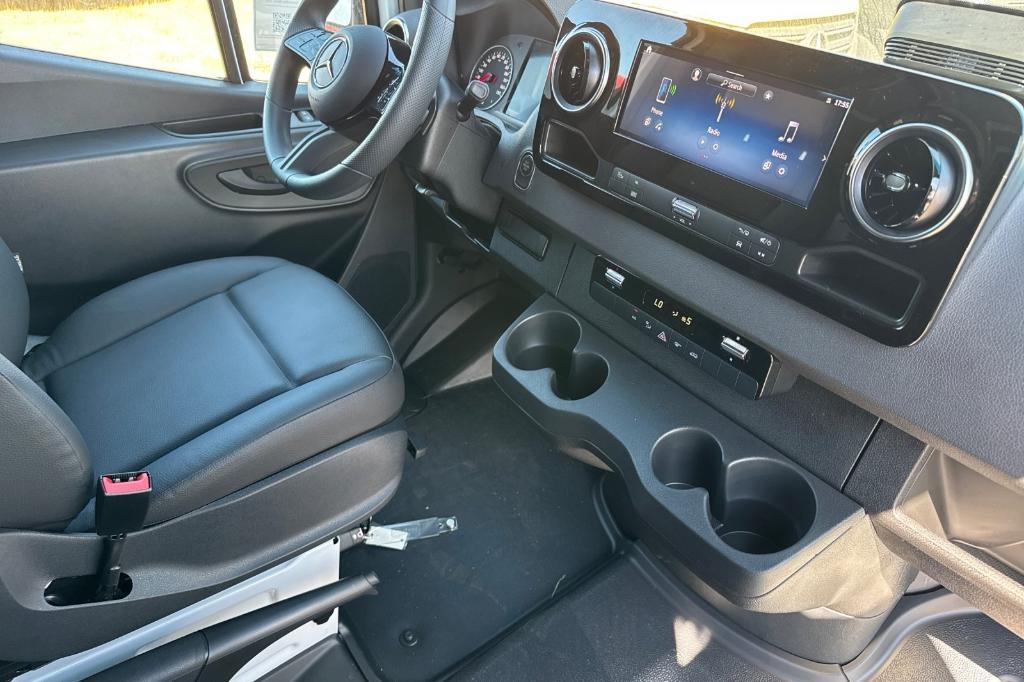 new 2025 Mercedes-Benz Sprinter 2500 car