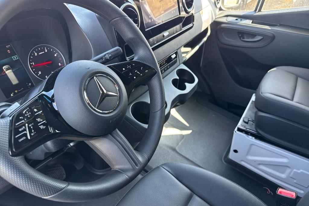 new 2025 Mercedes-Benz Sprinter 2500 car